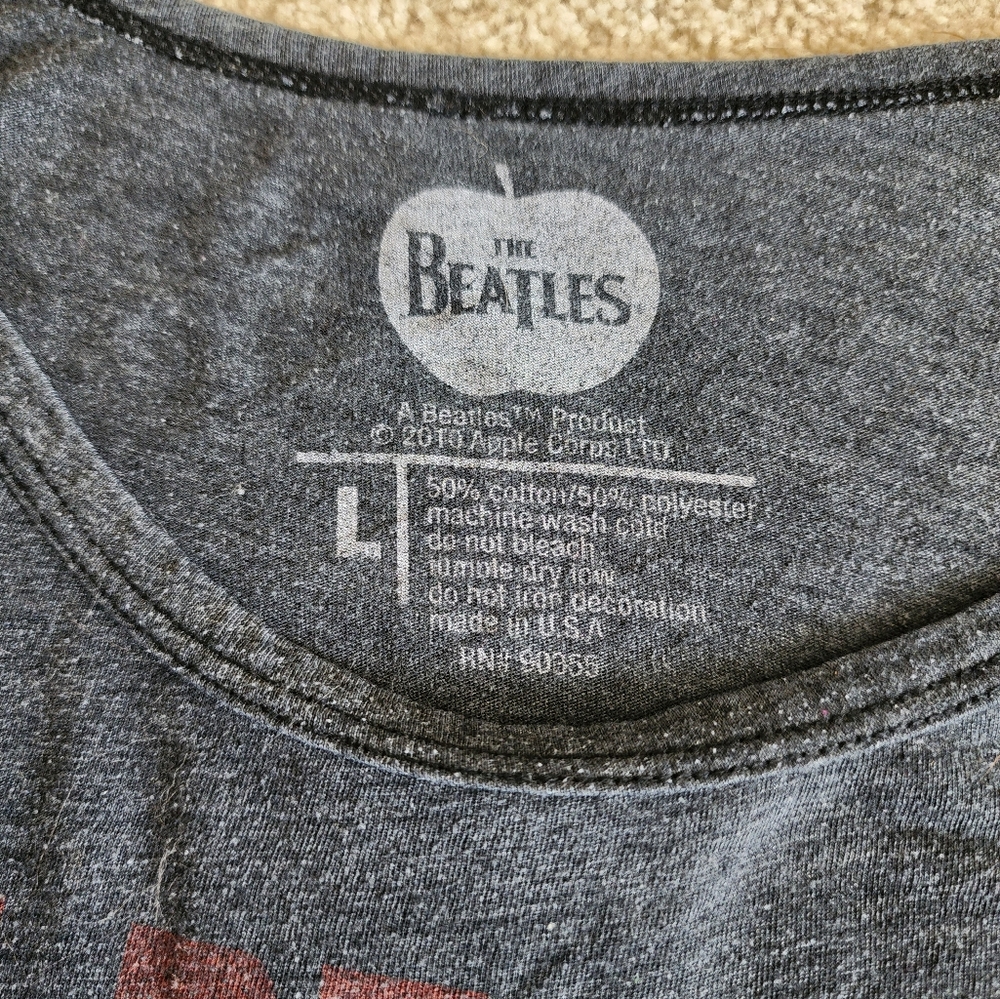 Beatles Grey V neck Tshirt. Ladies size L - Picture 2 of 5
